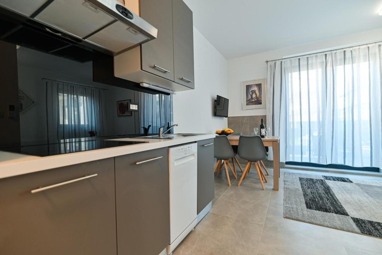 Apartments By The Sea Trogir - 21215 Esterno foto